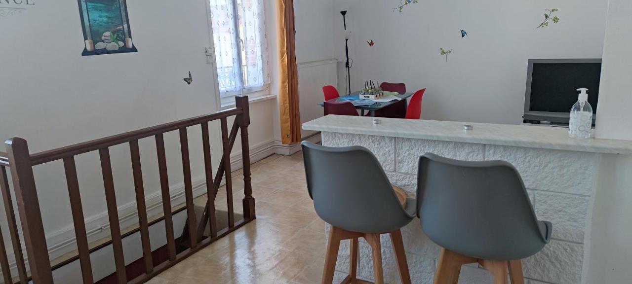 Appartement Duplex F2 Tout Confort Proche Centre Ville Avec Parking Gratuit Montluçon Exterior foto
