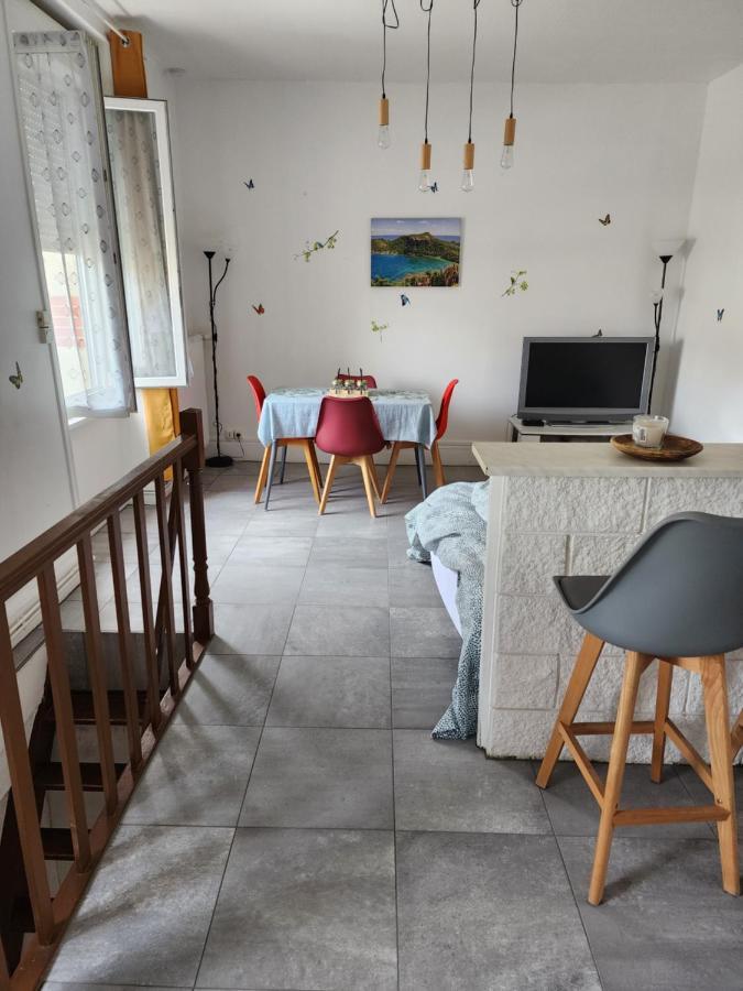 Appartement Duplex F2 Tout Confort Proche Centre Ville Avec Parking Gratuit Montluçon Exterior foto
