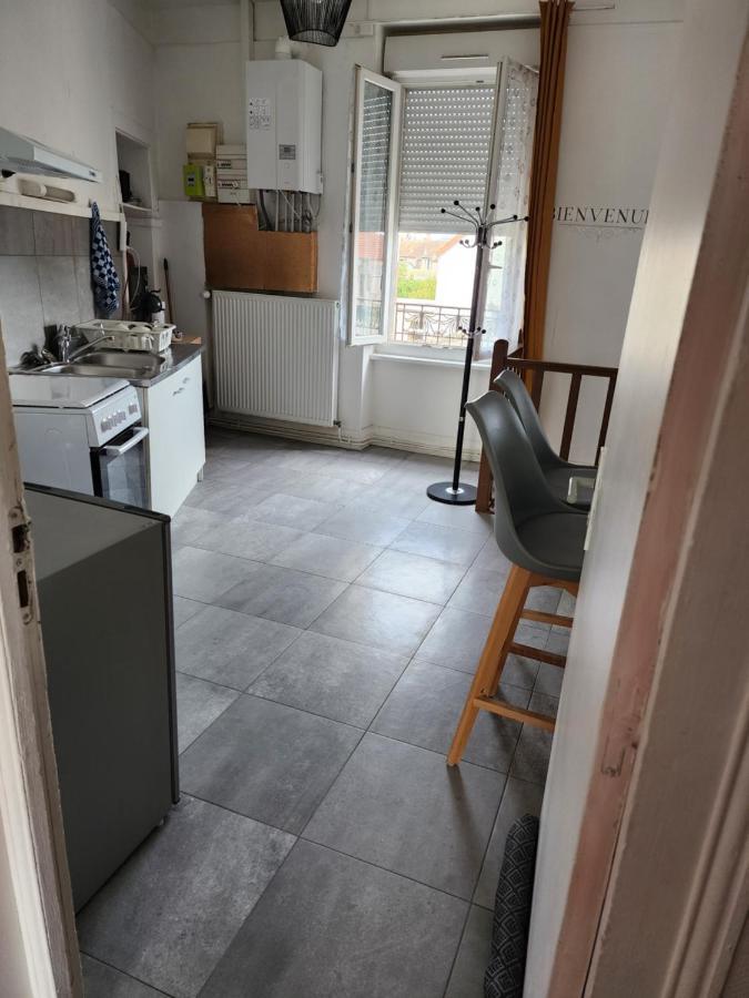 Appartement Duplex F2 Tout Confort Proche Centre Ville Avec Parking Gratuit Montluçon Exterior foto