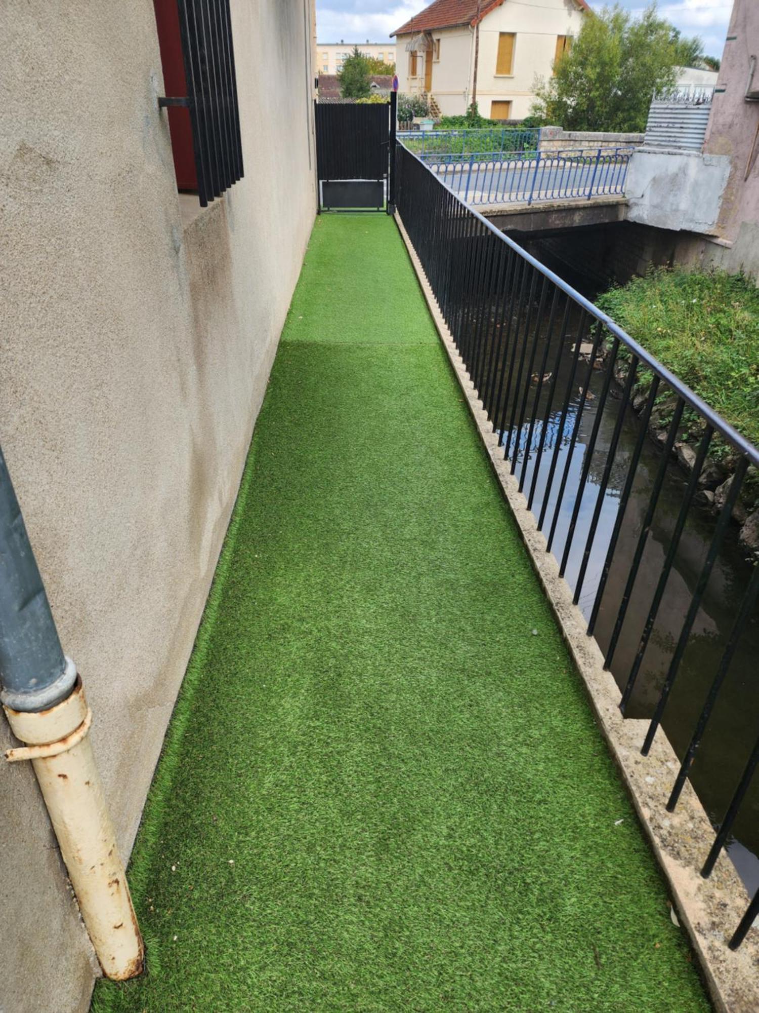 Appartement Duplex F2 Tout Confort Proche Centre Ville Avec Parking Gratuit Montluçon Exterior foto