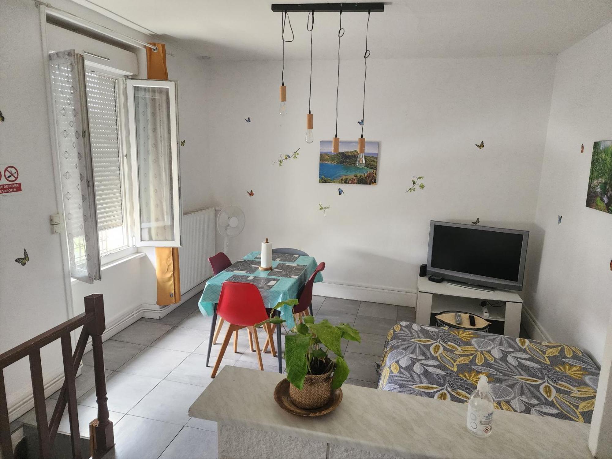 Appartement Duplex F2 Tout Confort Proche Centre Ville Avec Parking Gratuit Montluçon Exterior foto